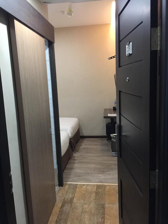Eatern Hotel Batam Экстерьер фото