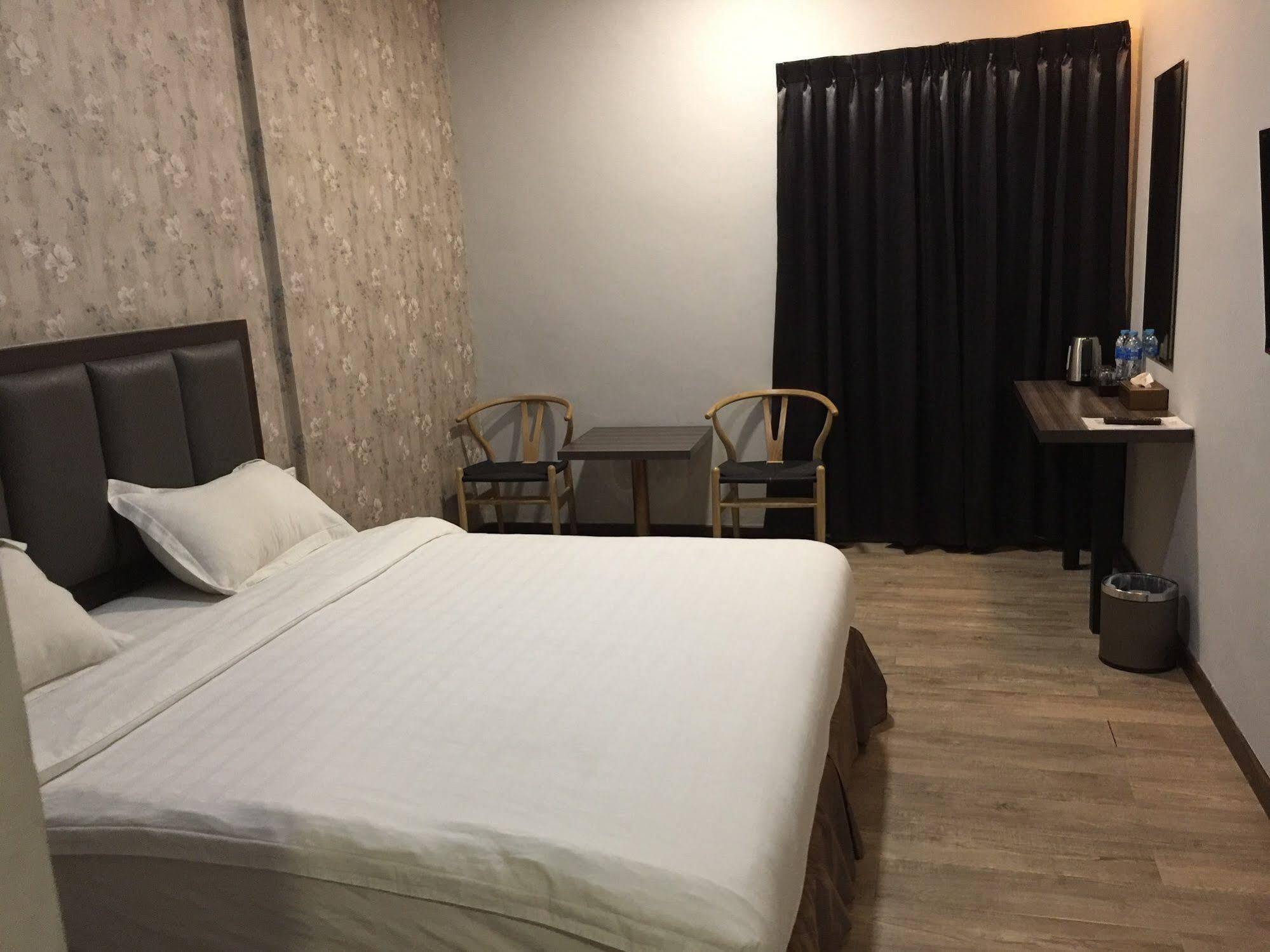 Eatern Hotel Batam Экстерьер фото